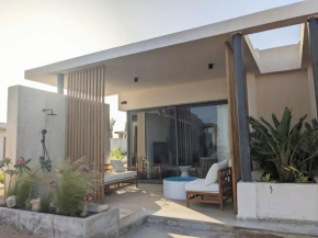 Magical Cabana Steps From Beach & Pool